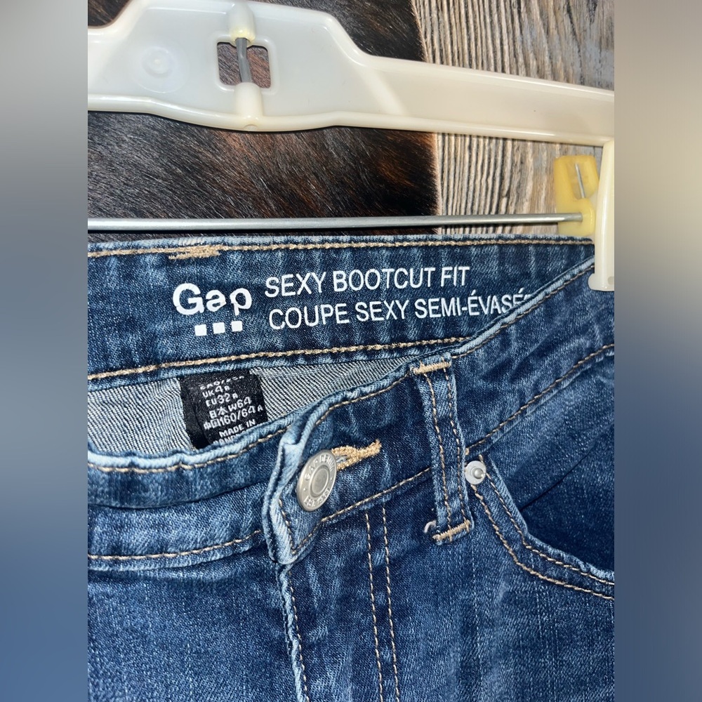 GAP Sexy bootcut fit medium wash blue jeans size 0/25Average - Picture 3 of 5